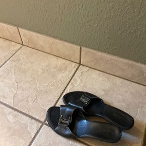 Woman’s bass  shoes